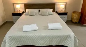 Apartamento con piscina, terraza y parking en las cercanías de Asunción - Image 2