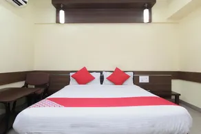 OYO 30537 Hotel Megharaj - Image 4