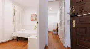 Private terrace, 3 bedrooms, 2 bathrooms, central - Image 3