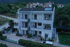 Vaso`s Garden Apartments - Image 4