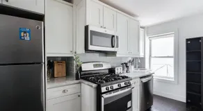 39-3 Newly renovated 3 BR Prime midtown sleeps 6 - Image 4