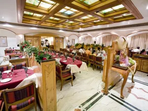 The President Hotel - Image 4