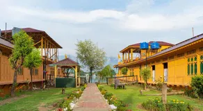LohonoStays Harmukh Houseboat - Image 5