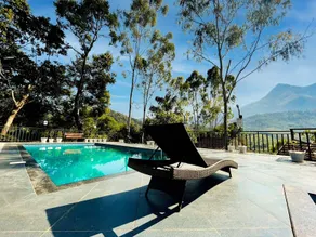 Dazzle Villa Resort - Image 2