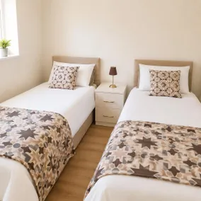 Modern 3-BR Flat in Northampton near Town Centre - Image 2