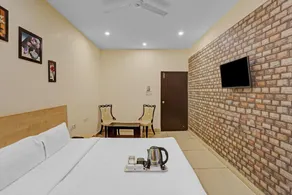 OYO Townhouse 786 Hotel Urban Stay - Image 5