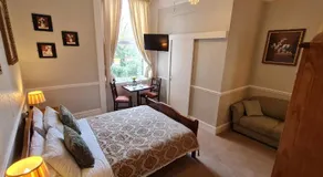 The Pendennis Guest House - Image 2