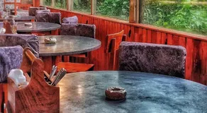 Anjoned Hostel & Cafe - Image 2