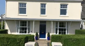 Woodlands Coastal Apartment - Image 5