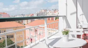 4U Lisbon Suites & Guesthouse VII Airport - Image 4
