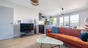 Modern Spacious flat with Terrace, Parking near Metro - Image 2