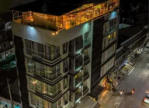 The Upperhouse Hotel – Boutique Stay with City & River Views - Image 3