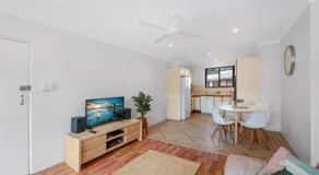 Hi Surf 8 - Beachfront Apartment - Image 2