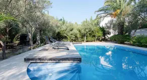 Beach Boy & Pool Girl Apartments - Image 5