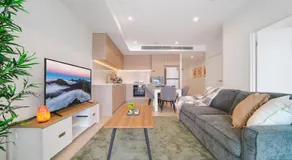 Lotus Oasis 1BR w Free Parking - Image 2
