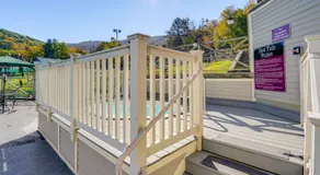 Ski in-out, Slope and Pool Views 1BR at Country Inn - Image 5