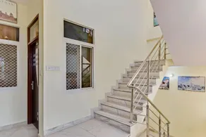 OYO 45641 Ekta My Stay - Image 3