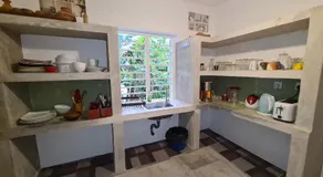 R&N Yellow House - Image 4