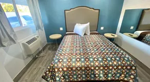Dixie Motel - Image 5