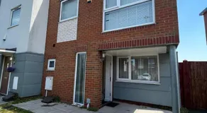 Large City Centre 3BD Cosy Home - Etihad - CoopLIVE - Image 2