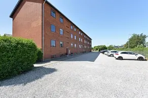 Luxury Apartment - Image 4