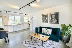 A Cronulla Coastal 1BR – Steps to the Ocean_U3 - Image 2