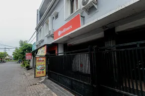 RedDoorz Syariah @ Delta Sari Aloha Waru - Image 4