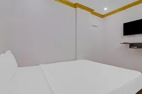 Hotel O V Guest Inn - Image 2