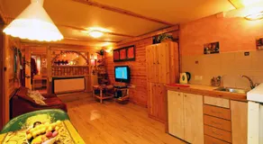 Under the Walnut Tree Shade Lodge - Image 2