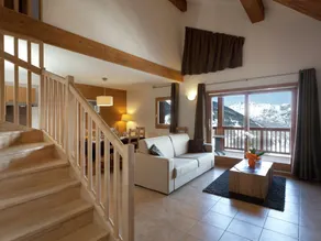 Modern apartment near the ski lift in an authentic village - Image 2