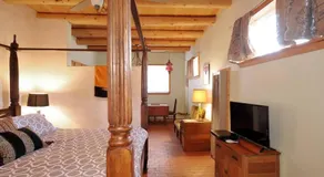 Casita Bee, private Retreat in Santa Fe - Image 2