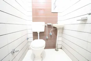OYO 80646 Ssm Guest House - Image 3