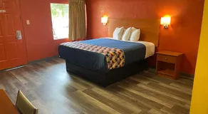 Economy Inn Hot Springs - Image 2