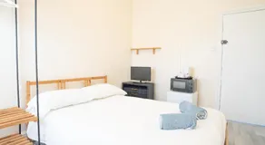 Chestnut Lodge Bed & Go - Image 2