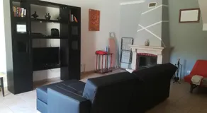 Holiday House - Image 2