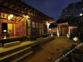 Rakkojae Seoul Bukchon Hanok Village - Korean Traditional Hanok Hotel - Image 2