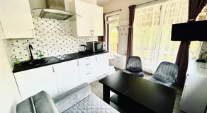 Royal Resident - Image 4
