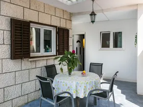 Guest House Kusalo - Comfort Twin or Double Room with Patio Soba 5 - Image 4