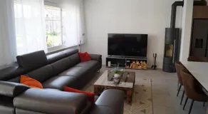 Land Luxury - Image 2