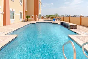 Super 8 by Wyndham Hidalgo at La Plaza Mall & Mcallen Airport - Image 3