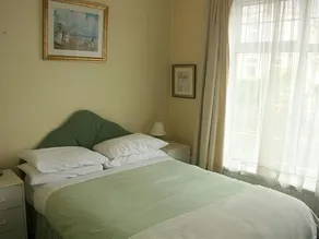 The Knoll Guest House - Image 2