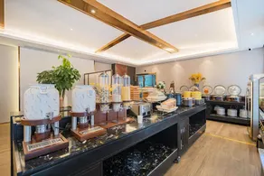 Derreal Hotel - Image 2