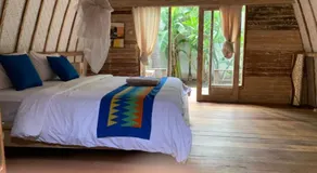 Star Bar and Bungalows - Image 2