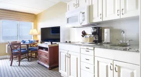 Club Wyndham Inn on Long Wharf - Image 3