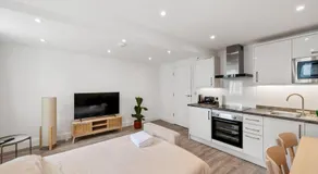 Prime Location Kensington Apartments - Image 2