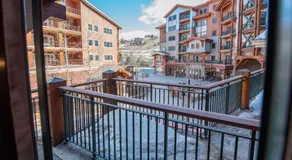 Studio Deluxe in the Lodge at Mountaineer Square - Image 5