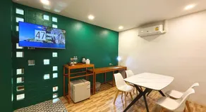 Plernpetch Hotel - Image 3