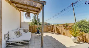 Ocean House Ericeira - next to Ribeira d'ilhas Surf Beach - Image 2