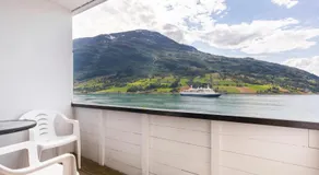 Olden Fjordhotel - Image 5
