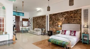 El Charco Suites - Image 2